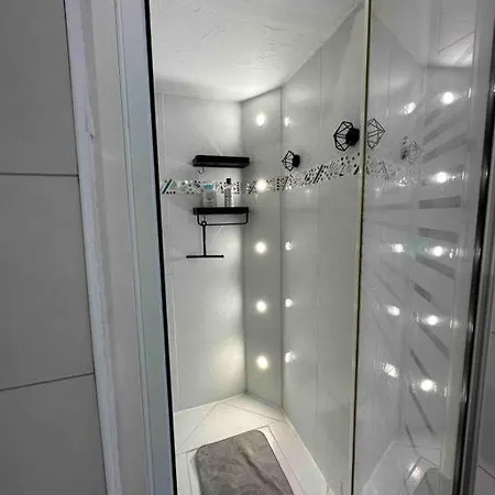 Apartment T2 Mezzanine 300m Narbonne